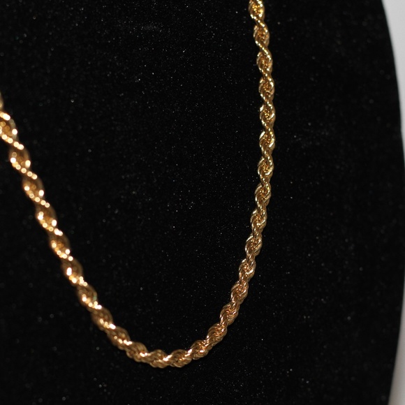 Moet Gold Link Necklace - Picture 3 of 9